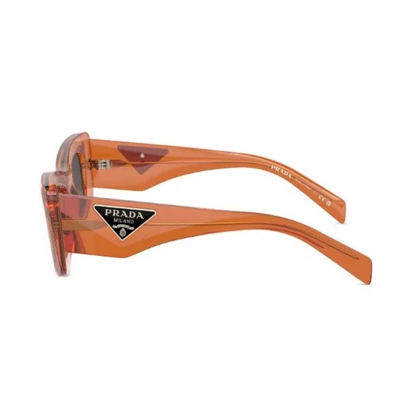 Authentic Prada Eyewear PR13ZS10N5S0
cat-eye frame sunglasses - Picture 6 of 16